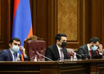 В Национальном собрании продолжается пленарное заседание