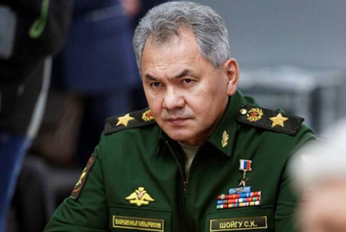 Министр обороны России Сергей Шойгу поздравил министра обороны Армении Сурена Папикяна
