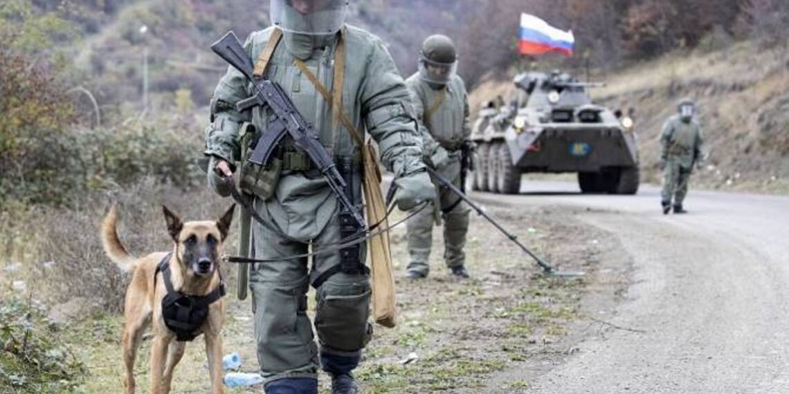 Российские миротворцы разминировали около 2 гектаров земли в Шушинском районе