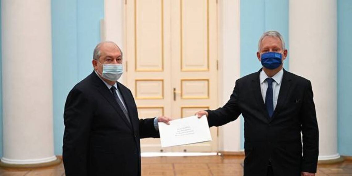 У ФРГ и РА хорошие традиции сотрудничества и большой потенциал. Новоназначенный посол ФРГ вручил верительные грамоты