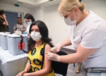 COVID-19: граждане могут быть вакцинированы через 6 месяцев после получения двух доз вакцины