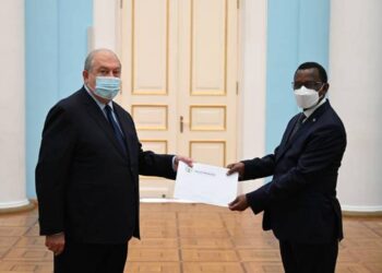 Новоназначенный посол Руанды в Армении вручил верительные грамоты Армену Саргсяну