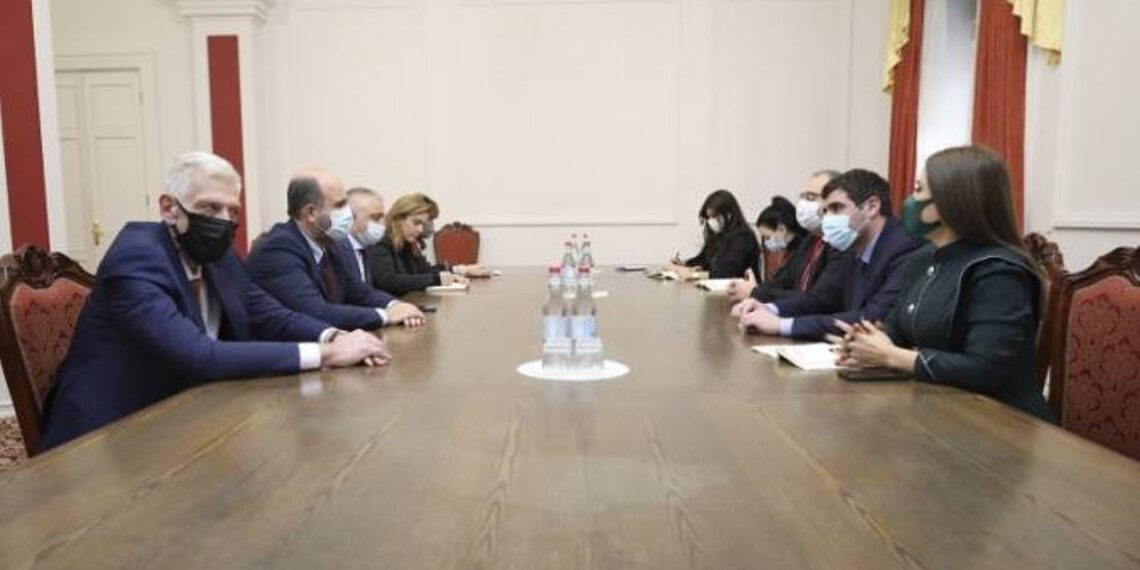 Парламентарии Армении и Греции обсудили послевоенную ситуацию