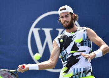 Хачанов пообщался с армянскими теннисистами