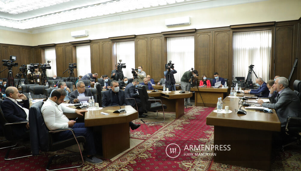 Совместное заседание постоянных комиссий НС РА по вопросам обороны и безопасности и по финансово- кредитным и бюджетным вопросам Фото: Айка Манукяна