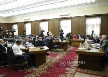 Совместное заседание постоянных комиссий НС РА по вопросам обороны и безопасности и по финансово- кредитным и бюджетным вопросам Фото: Айка Манукяна