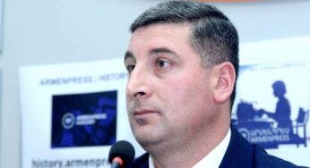 На всех картах до 1920 г. озера Ал Лчер обозначены как территория Армении: Гнел Саносян