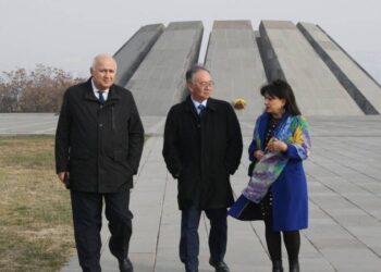 Президент  Synopsys посетил Мемориал Геноцида армян