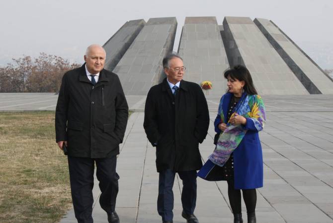 Президент Synopsys посетил Мемориал Геноцида армян