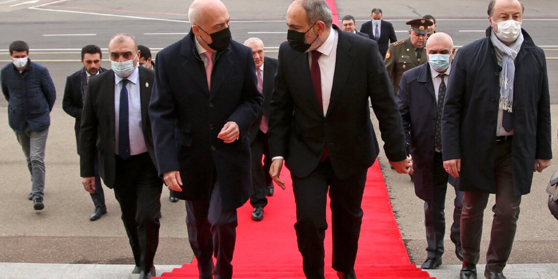 Никол Пашинян с рабочим визитом прибыл в Тбилиси