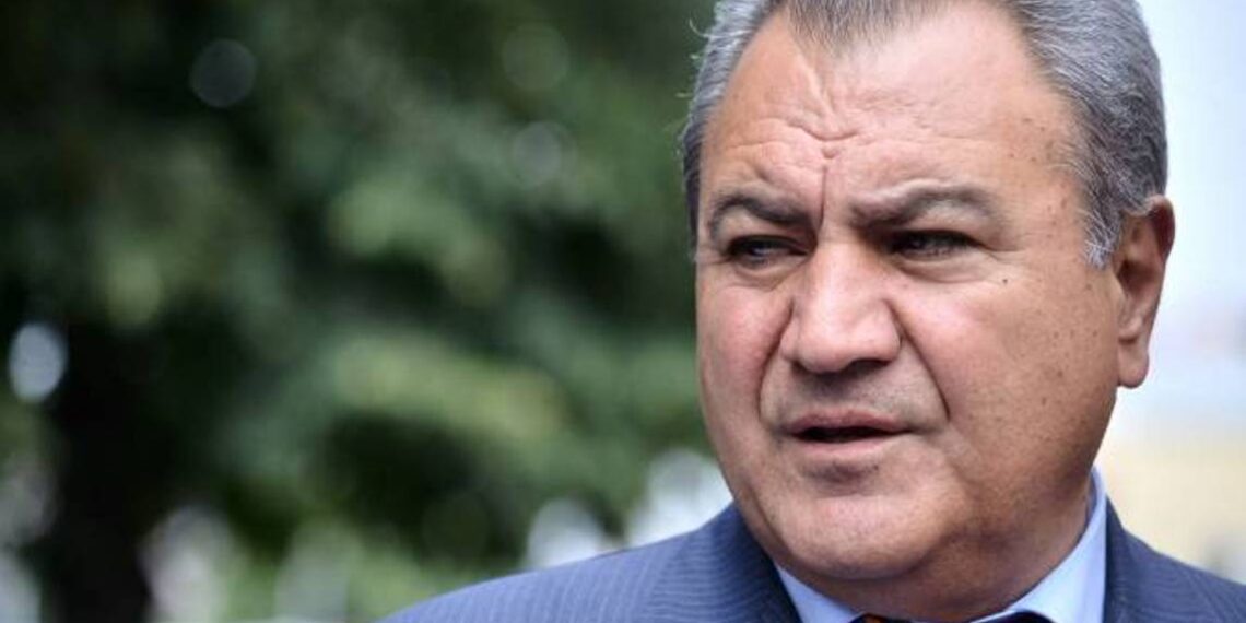 Оппозиция: минус один мандат. Ишхан Закарян покинет родную фракцию