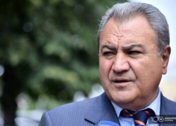 Оппозиция: минус один мандат. Ишхан Закарян покинет родную фракцию