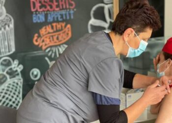 Вакцинация становится доступней: в центре Апарана открылся новый мобильный пункт