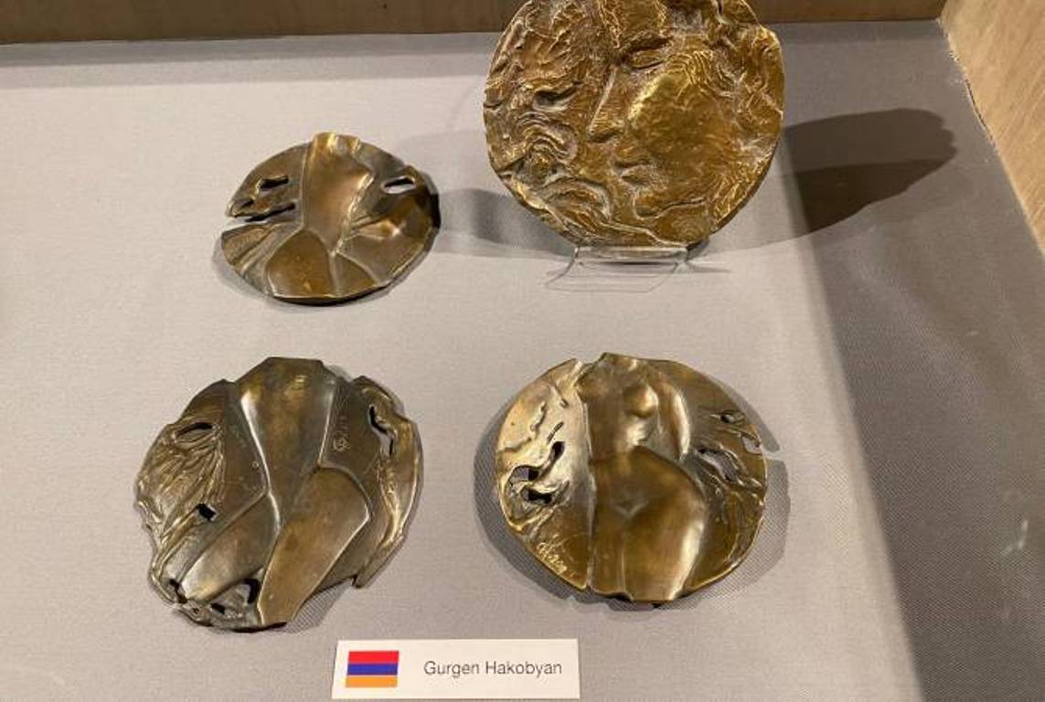 На международной выставке медалей в Токио были представлены работы Гургена Акопяна