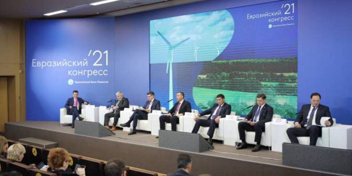 Ваан Керобян участвует в пленарном заседании по созданию единой торговой сети ЕАЭС+