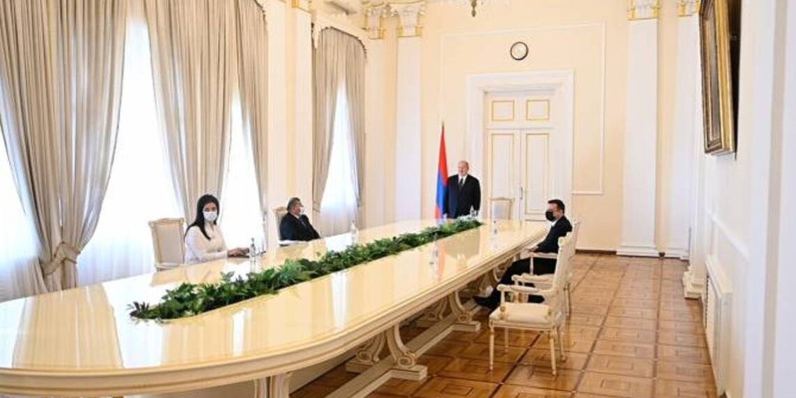 В резиденции президента Армении состоялась церемония принятия присяги судей