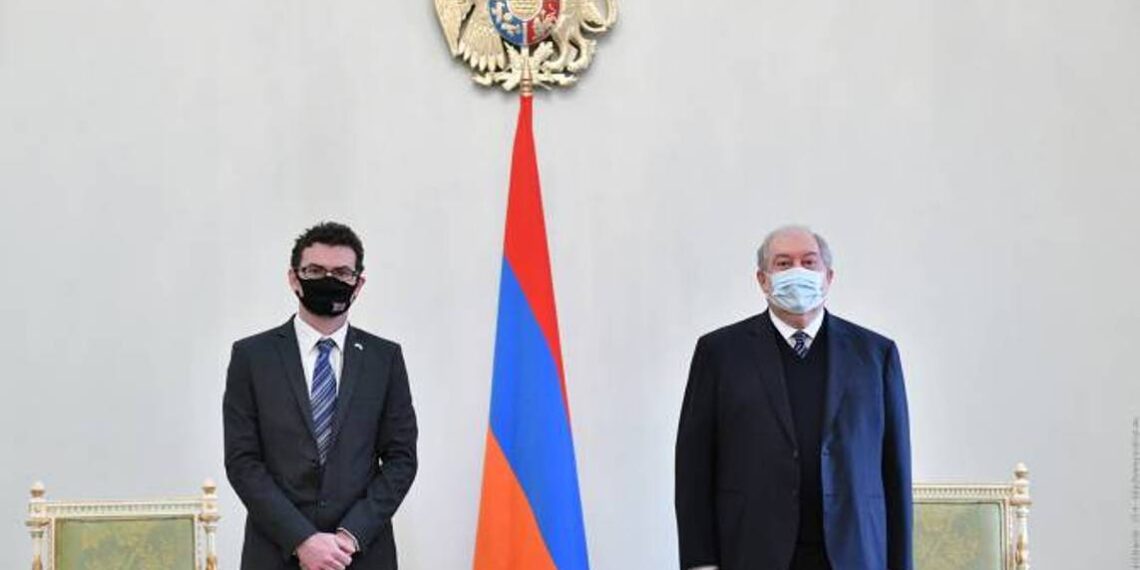 Армен Саркисян встретился с послом Соединенного Королевства в Армении Джоном Галагером