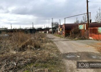 Спустя 33 года все еще есть семьи, живущие в небольших домиках. В Гюмри насчитывается 2 776 домиков