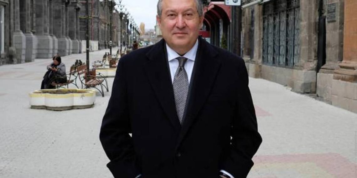 В память о погибших соотечественниках мы можем и должны вместе строить наш крепкий Дом-Родину: президент Армении