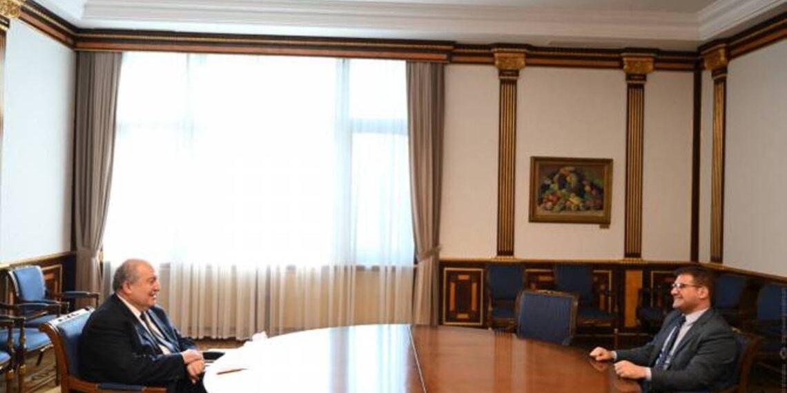 Президент Армении и Арман Бабаджанян обсудили существующие внутри страны проблемы и внешние вызовы