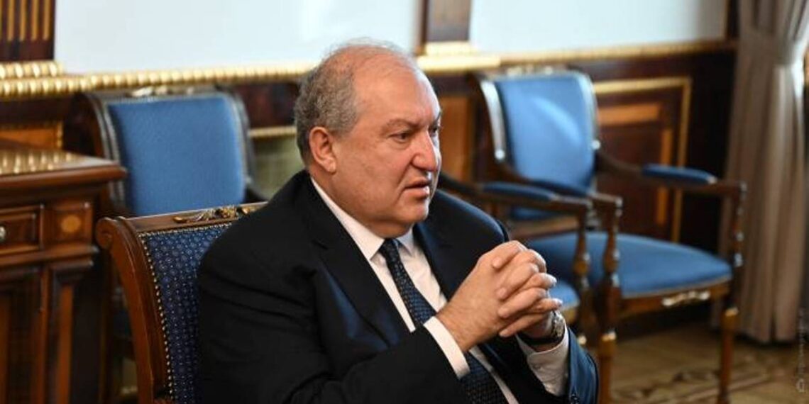 Армен Саркисян и профессор Арам Саарян обсудили программы переподготовки молодых армянских физиков в Сингапуре