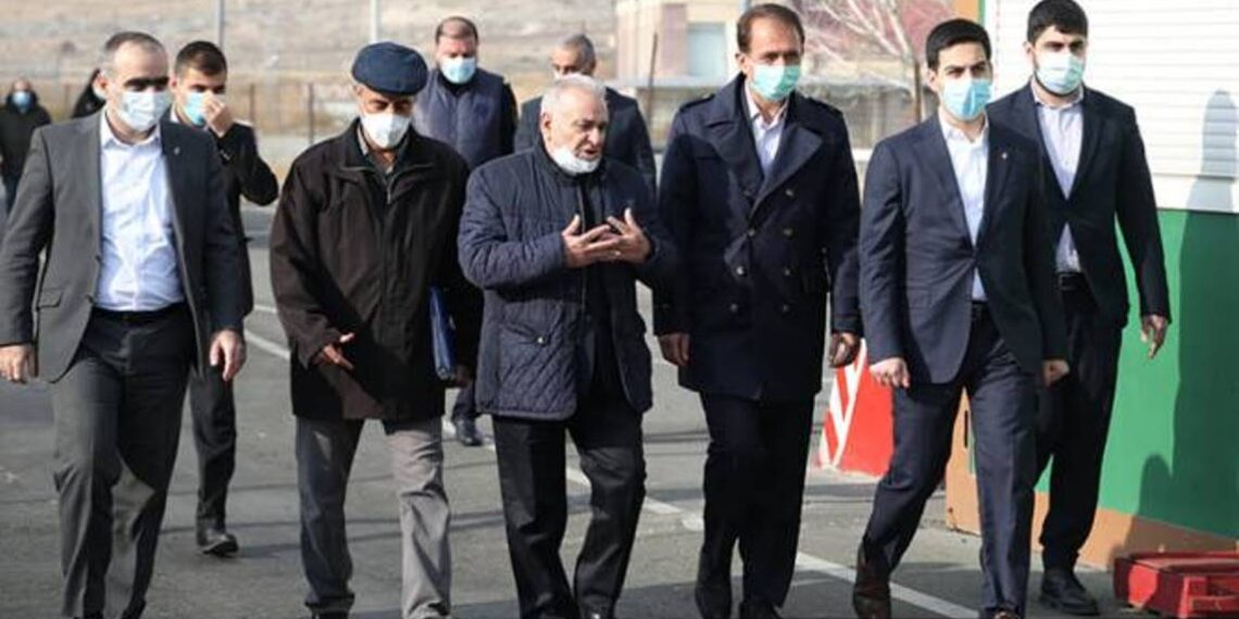 Глава КГД встретил руководителя таможенной службы ИРИ на таможенном пункте Мегри