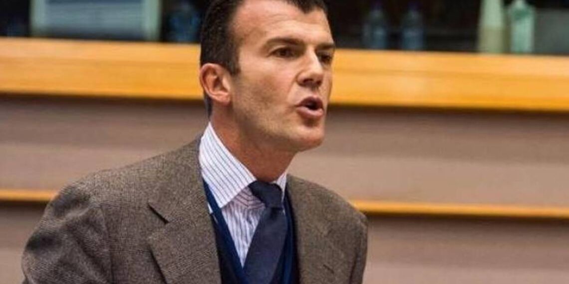 Итальянский парламентарий призвал международное сообщество проявлять бдительность по Карабахскому вопросу