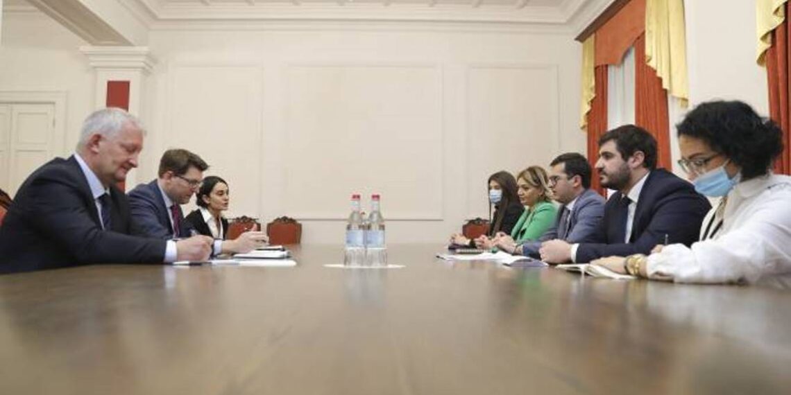 Акоп Аршакян на встрече с Матиасом Лютенбергом и Виктором Рихтером говорил о возвращении армянских военнопленных