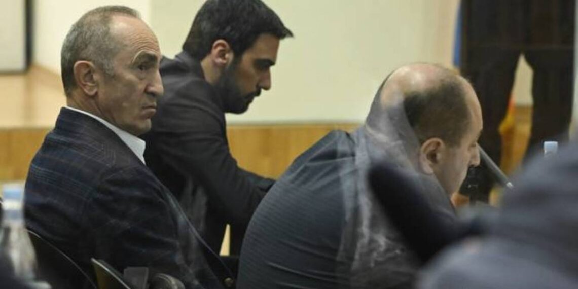 Заседание по делу Роберта Кочаряна вновь отложено