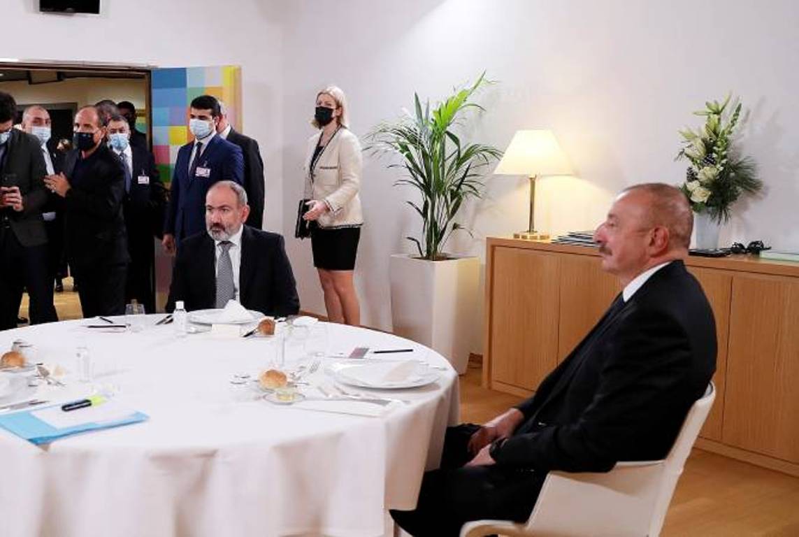 В Брюселе Пашинян и Алиев провели и приватную беседу: Шарль Мишель на некоторое время оставил их наедине