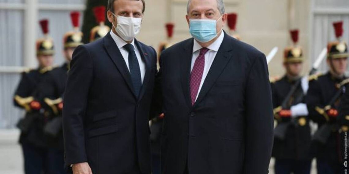 Армения высоко ценит усилия Франции, направленные на мир в регионе: президент Армении поздравил Эммануэля Макрона