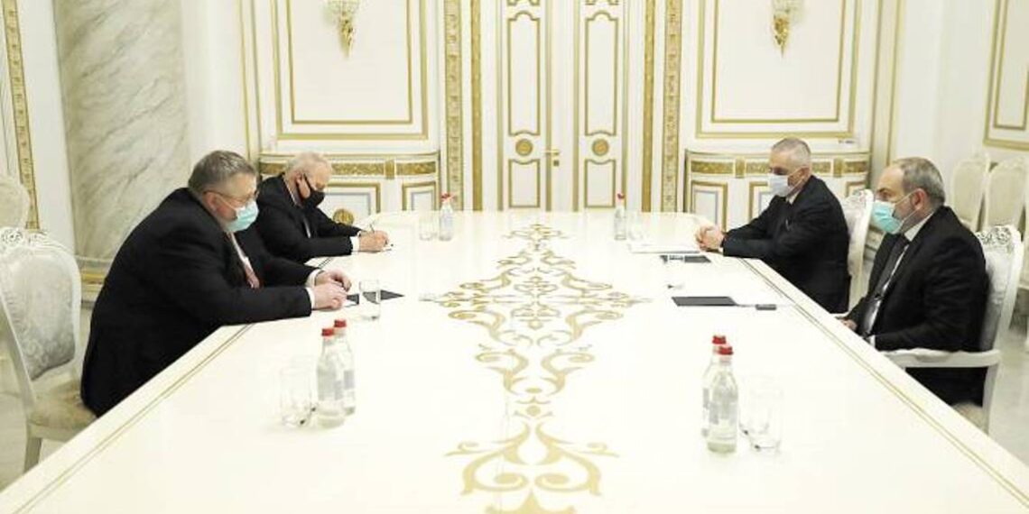 Никол Пашинян принял вице-премьера России Алексея Оверчука