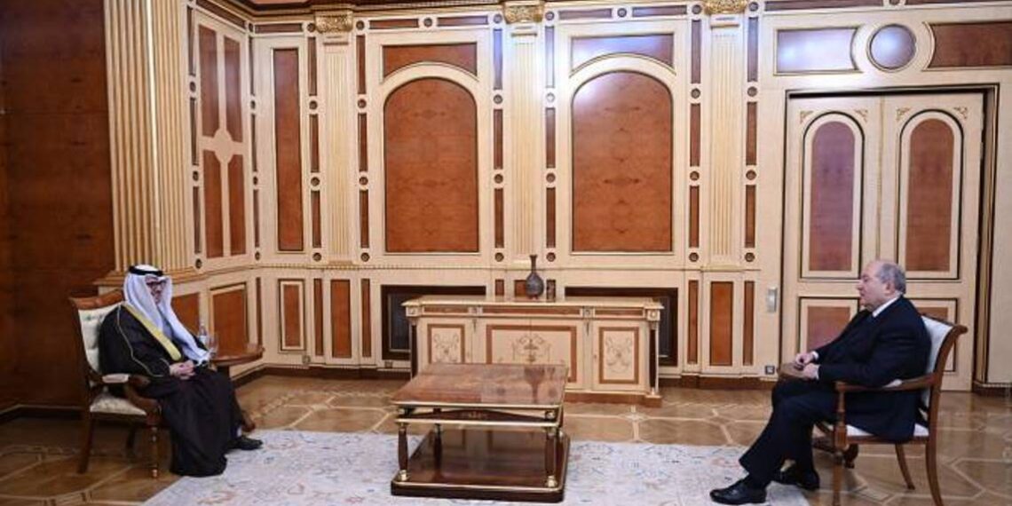 Армен Саркисян принял посла Кувейта в Армении Науафа Аль-Энези