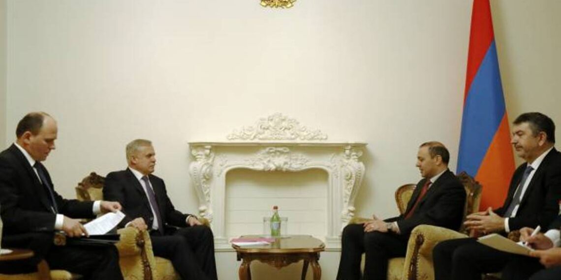 Армен Григорян и Станислав Зась обсудили программы, которые будут реализованы в период председательства Армении в ОДКБ