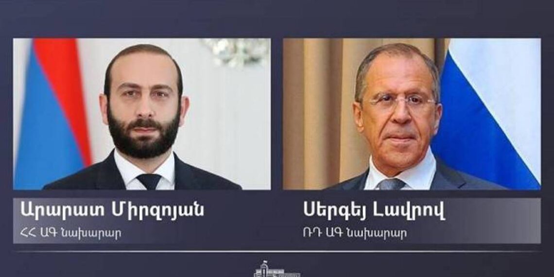 Состоялся телефонный разговор глав МИД Армении и РФ