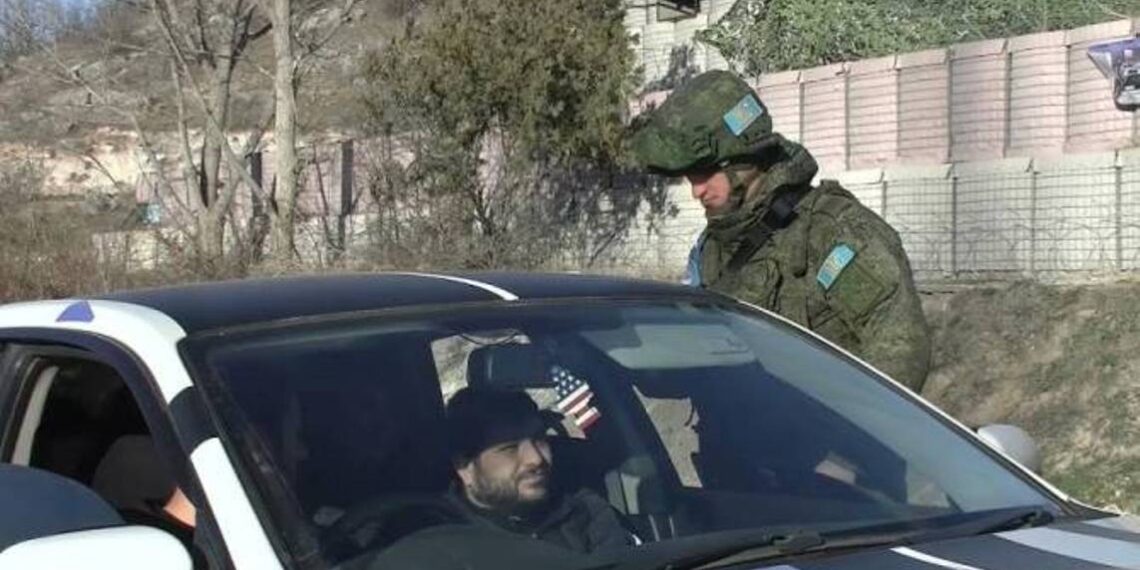 Российские миротворцы обеспечили безопасный проезд по Лачинскому коридору более чем 2 000 автомобилей