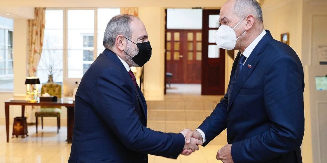 Никол Пашинян встретился с премьер-министром председательствующей в ЕС Словении Янезом Яншой