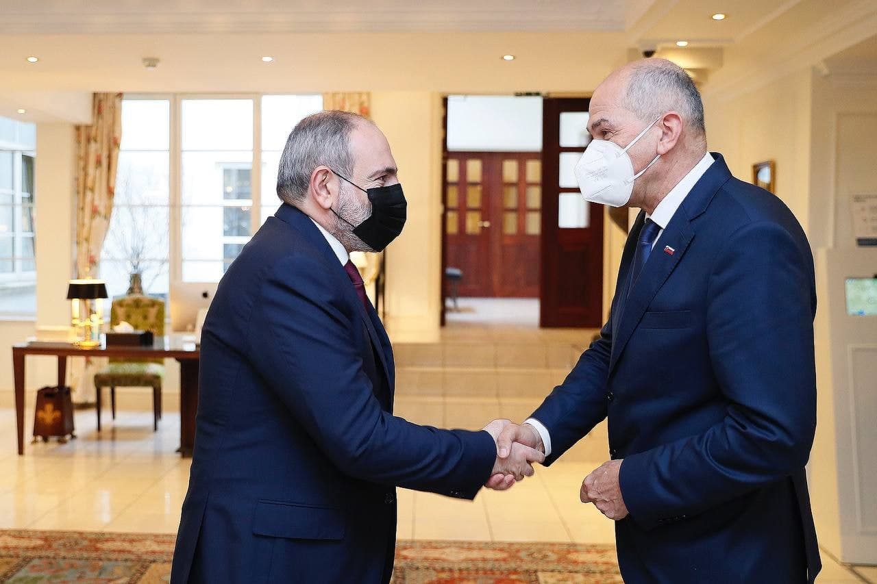 Никол Пашинян встретился с премьер-министром председательствующей в ЕС Словении Янезом Яншой
