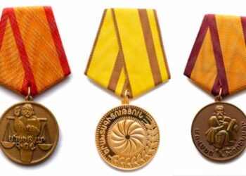 Группа голландских политиков награждена государственными наградами Армении