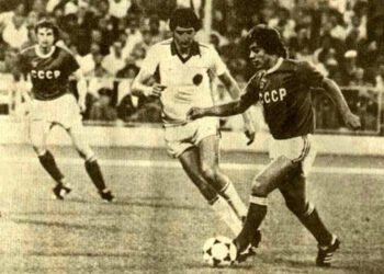 В Ереване появится футбольная школа имени легендарного Хорена Оганесяна