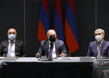 Никол Пашинян принял участие в очередном заседании Консультативного собрания по сотрудничеству с внепарламентскими политическими силами