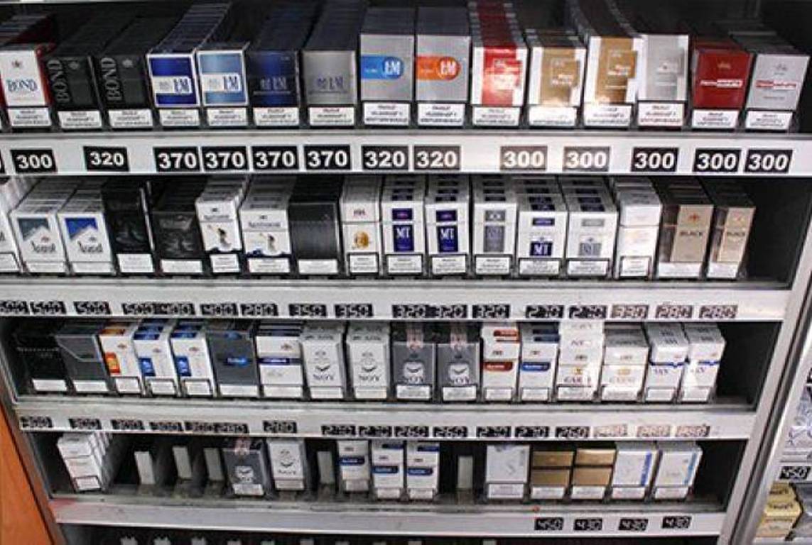С 1 января в пунктах торговли запрещается публичная демонстрация табачных изделий