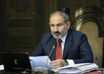 Премьер-министр решение о сокращении нерабочих дней в новогодние праздники считает оправданным