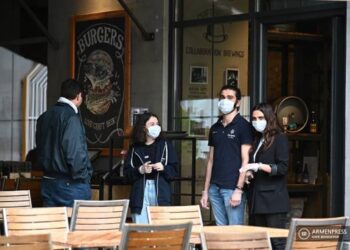 В общественные места будут допускаться лишь с сертификатом вакцинации или отрицательным результатом теста