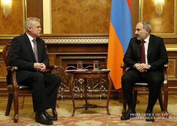 Станислав Зась проинформировал Никола Пашиняна о деталях миротворческой миссии ОДКБ