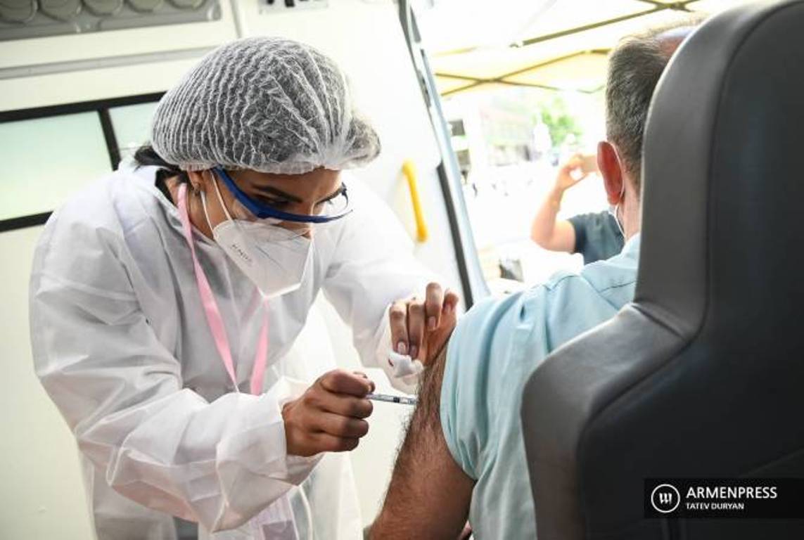 В Армении уже 1 216 человек получили бустерный компонент вакцины от COVID-19