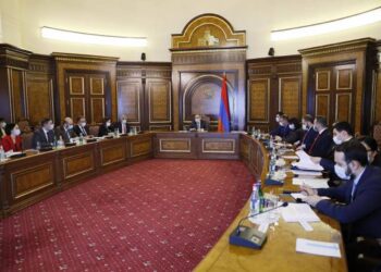 В правительстве обсужден проект концепции внедрения комплексного медицинского страхования в Армении