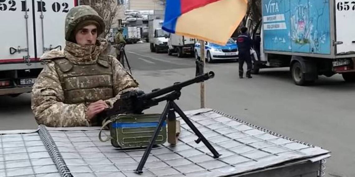 Армянские миротворцы в Алматы провели учения по отражению нападения на контрольно-пропускной пункт хлебозавода