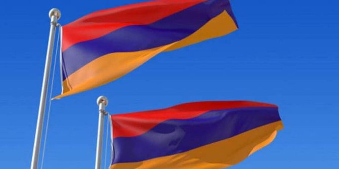 Выдвигается требование — над рядом новых учреждений должен развеваться флаг Армении