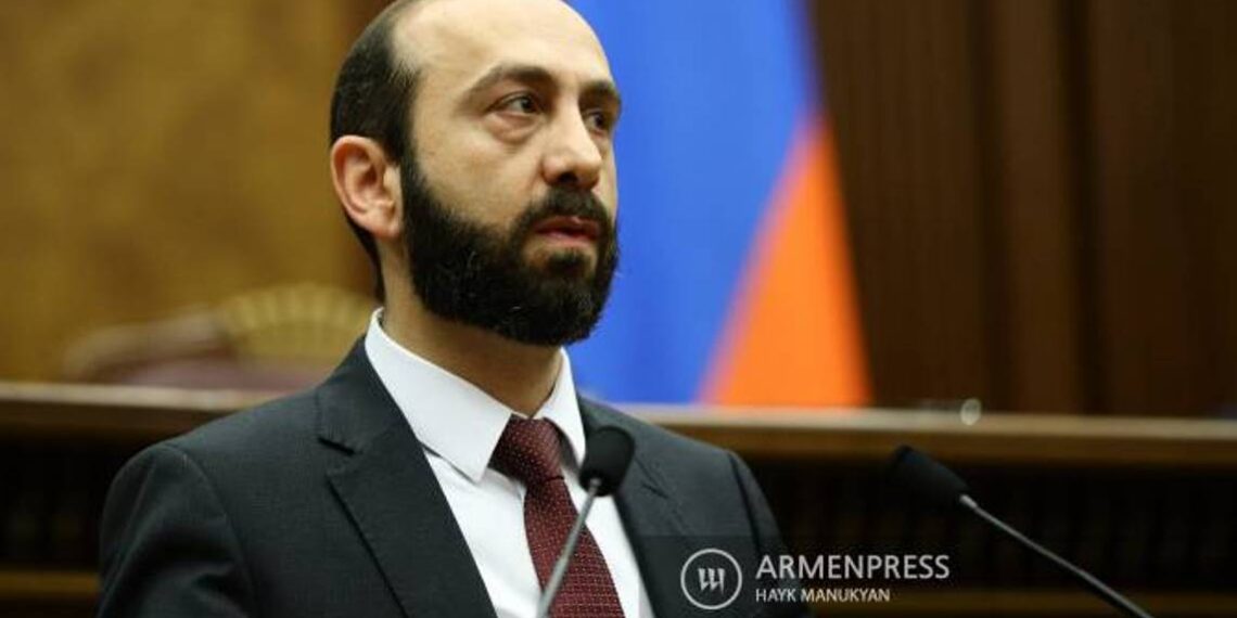 Глава МИД Армении представил подробности встречи с Чавушоглу